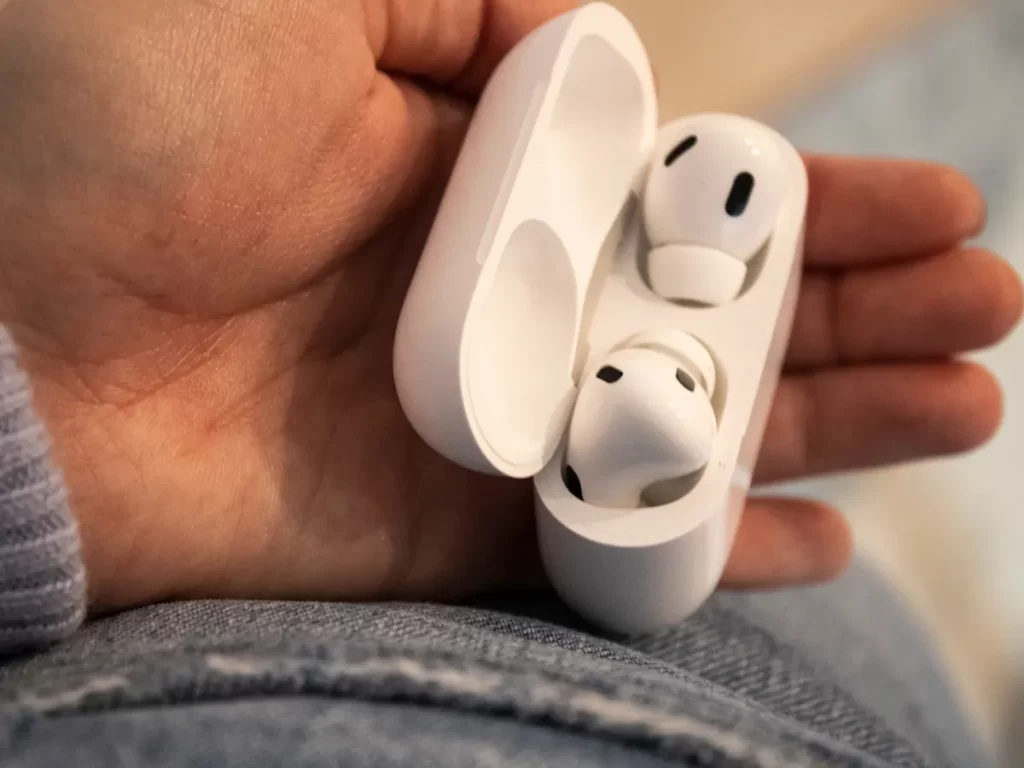 Airpods
